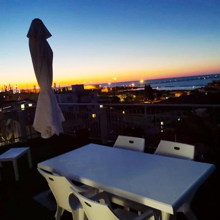 La Terrazza Διαμέρισμα Falconara Marittima Εξωτερικό φωτογραφία
