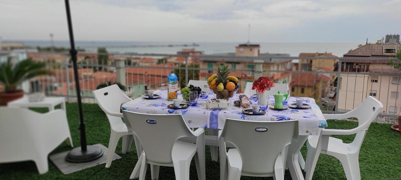La Terrazza Διαμέρισμα Falconara Marittima Εξωτερικό φωτογραφία
